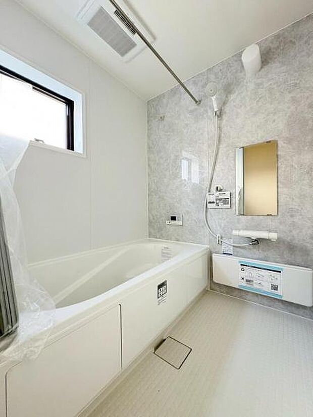 1日の疲れをしっかりと癒すゆっくりとくつろげるユニットバス。