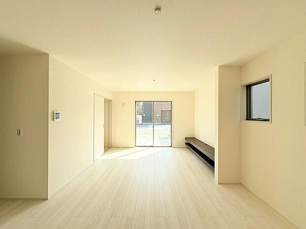 生活動線を考えて作られたリビングは家族の会話が弾む設計です。