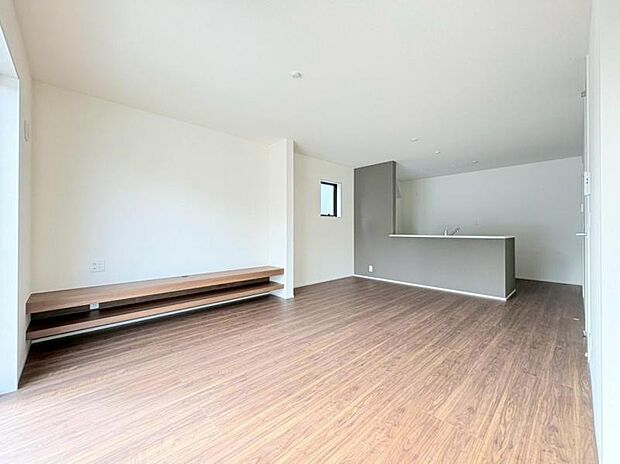 リビングは家族の顔が見え自然とコミュニケーションが生まれる空間です。