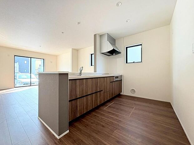 調理動線を考慮したシステムキッチンは快適にお料理ができます。