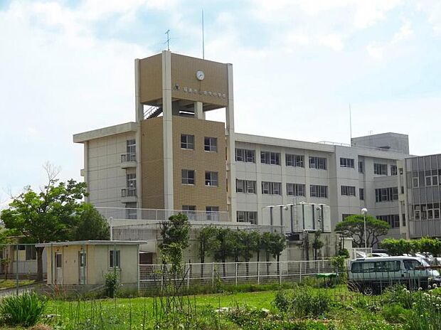 信夫中学校 2000m/徒歩25分