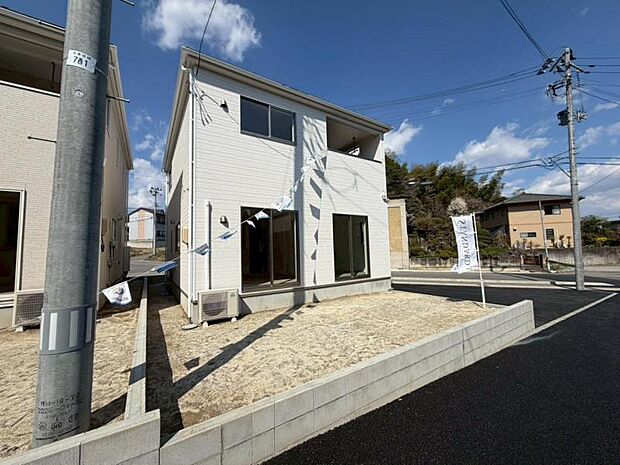 お庭があるのでガーデニングや家庭菜園など楽しみが増えますね。