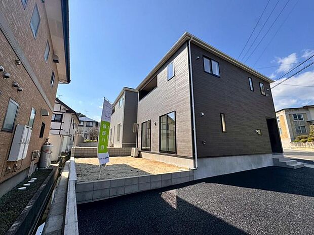 お庭があるのでガーデニングや家庭菜園など楽しみが増えますね。