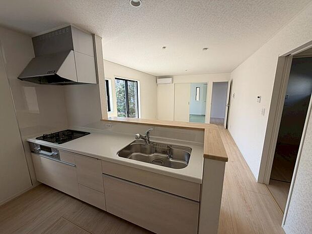 生活動線を考えて作られたリビングは家族の会話が弾む設計です。