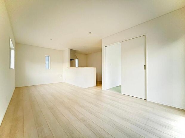 壁用断熱材は主にグラスウール断熱材を採用。冬の嫌な結露を軽減できます。(同仕様)