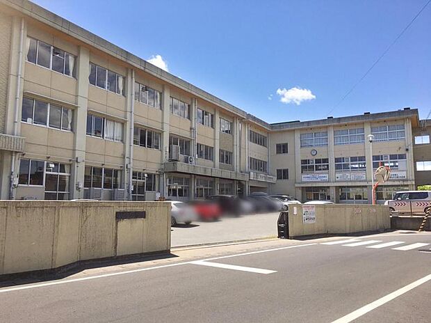 北信中学校　2100ｍ/徒歩27分