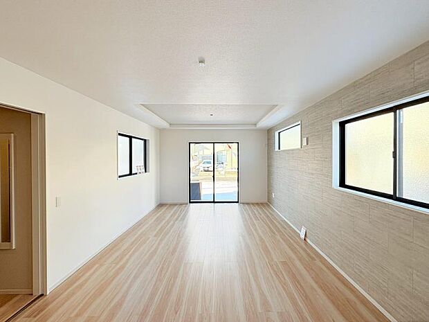 (同仕様)生活動線を考えて作られたリビングは家族の会話が弾む設計です。