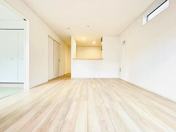 壁用断熱材は主にグラスウール断熱材を採用。冬の嫌な結露を軽減できます。(同仕様)