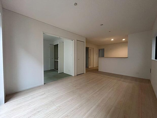 生活動線を考えて作られたリビングは家族の会話が弾む設計です。