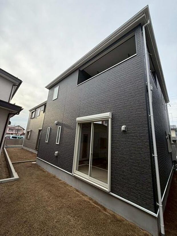 お庭があるのでガーデニングや家庭菜園など楽しみが増えますね。