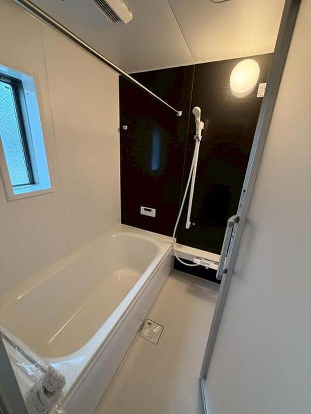 1日の疲れをしっかりと癒すゆっくりとくつろげるユニットバス。