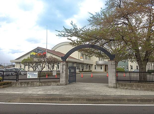 福島市立御山小学校 徒歩22分。 1750m