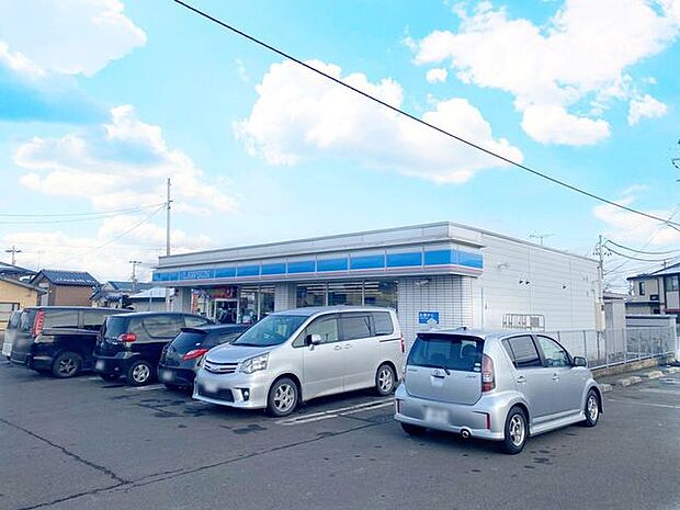 ローソン福島しのぶケ丘店 徒歩4分。 290m