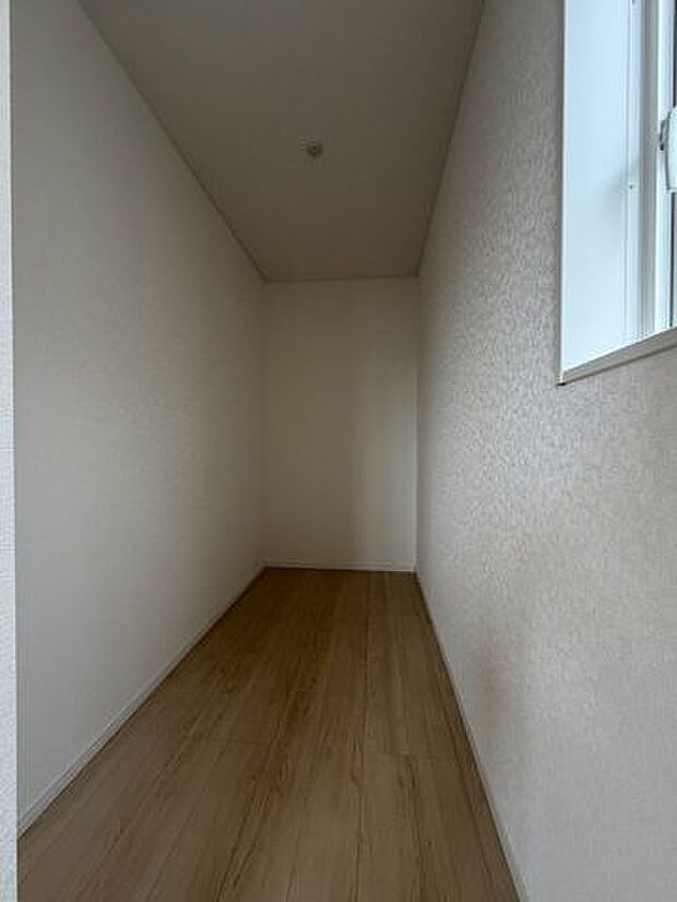 納戸は収納はもちろん、ちょっとしたお部屋としてもお使いいただけます。