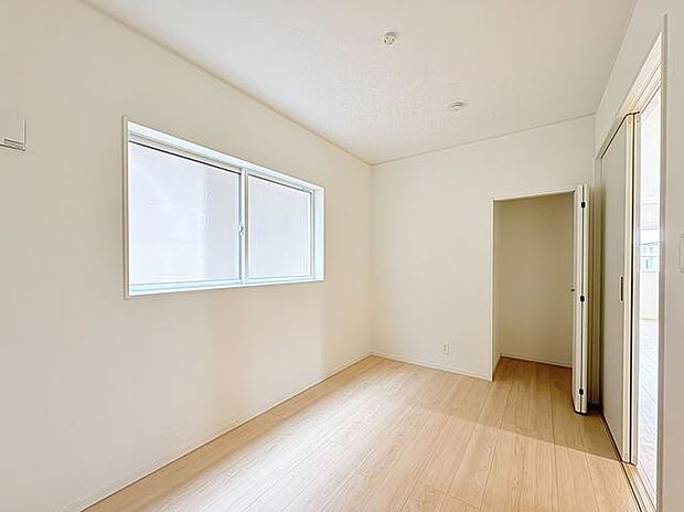 サービスルームは収納はもちろん、ちょっとしたお部屋としてもお使いいただけます。