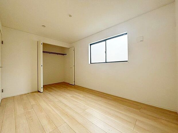 洋室や各部屋に断熱性に優れた「ペアガラス」を使用。福島の寒い冬も暖かく過ごせます。