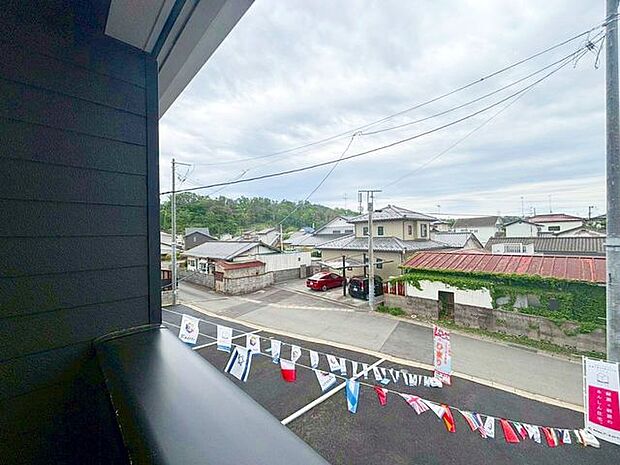 落ち着いた景色が楽しめるバルコニー