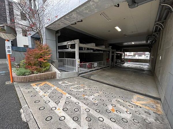 【駐車場】