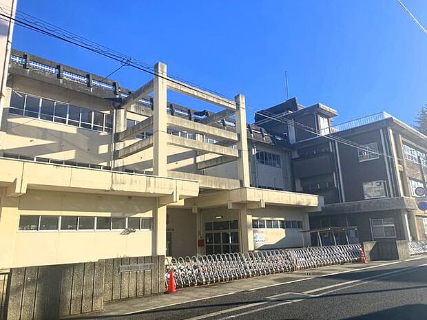 福島市立三河台小学校 徒歩8分。 590m