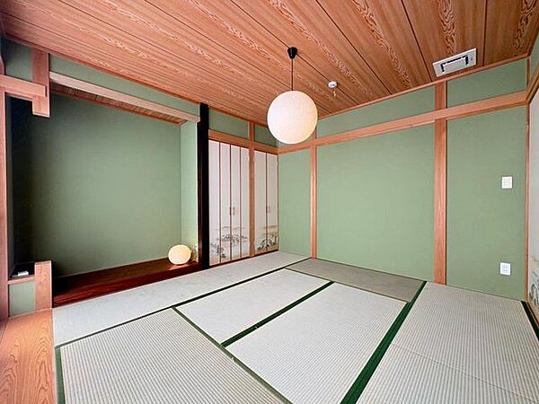すぐ横になれる和室は、みんながほっと一息つける空間
