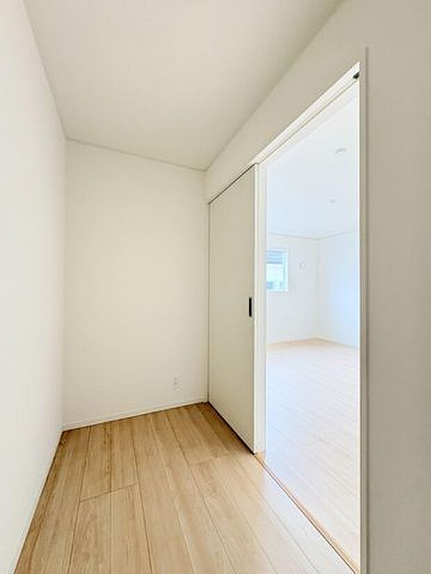 納戸は収納はもちろん、ちょっとしたお部屋としてもお使いいただけます。