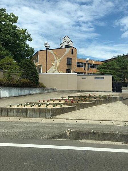 桃陵中学校　1960ｍ/徒歩25分