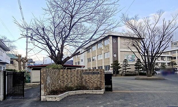 第一中学校 1487m/徒歩19分
