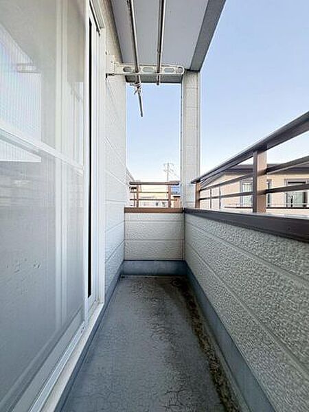 屋根付きのバルコニー
