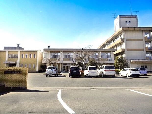 福島市立清水中学校 徒歩13分。 970m