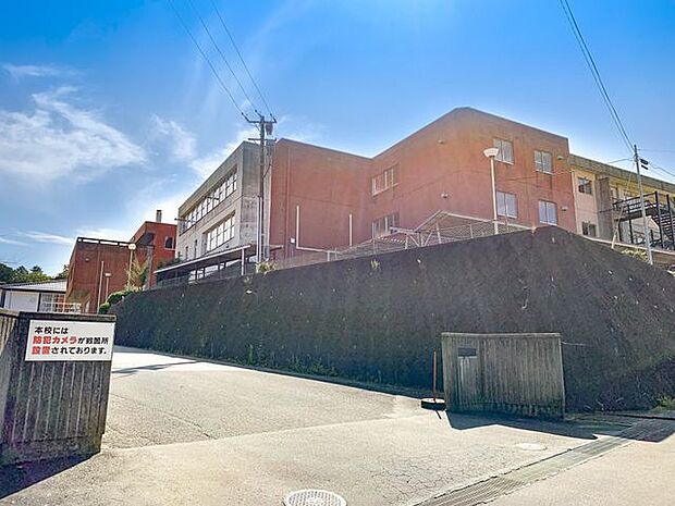 相馬市立中村第一中学校 徒歩23分。 1810m
