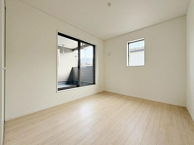 洋室や各部屋に断熱性に優れた「ペアガラス」を使用。福島の寒い冬も暖かく過ごせます。(同仕様)