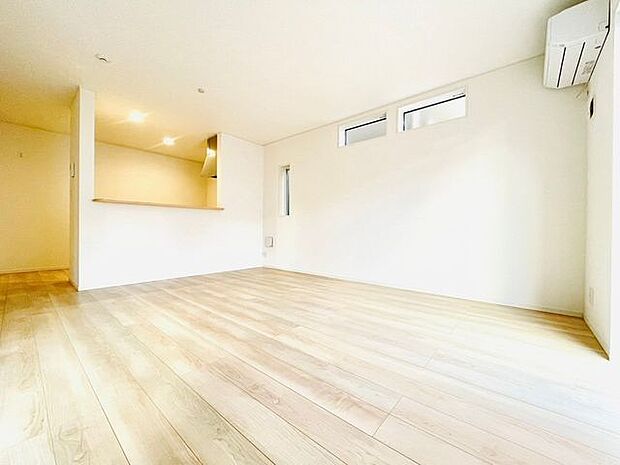 壁用断熱材は主にグラスウール断熱材を採用。冬の嫌な結露を軽減できます。(同仕様)