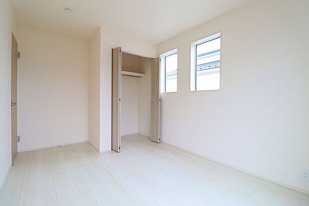 洋室は2階に3部屋ございます。ご夫婦の寝室、子供部屋など様々な用途に合わせてお使いいただけます。