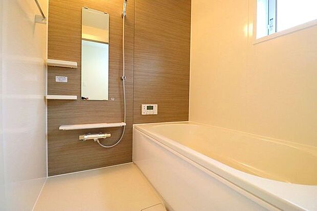 浴槽は保温に優れているので節水や光熱費の節約にもなる省エネ仕様です。