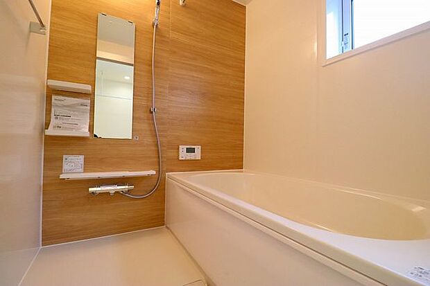浴槽は保温に優れているので節水や光熱費の節約にもなる省エネ仕様です。