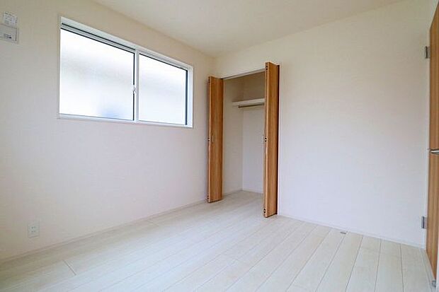 洋室は2階に3部屋ございます。ご夫婦の寝室、子供部屋など様々な用途に合わせてお使いいただけます。