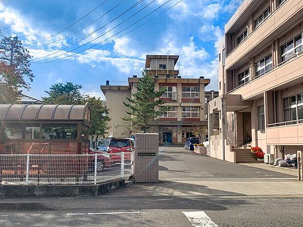 福島市立鳥川小学校 徒歩29分。 2260m