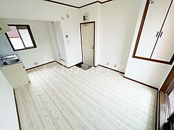 ストークハイツ山口 202 2階ワンルームのリビング/ダイニング