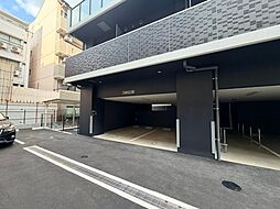 28 / 38