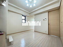 ラ・シュシュ覚王山 8階ワンルームのリビング/ダイニング