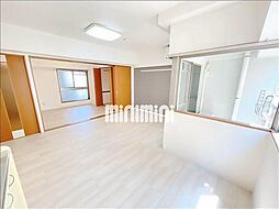 ＱＵＬＩＯ　ＢＬＵＥ 2階1LDKのリビング/ダイニング