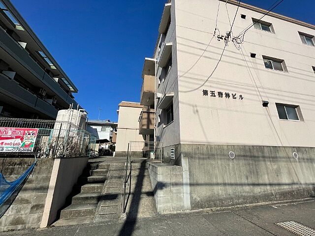 11 / 22