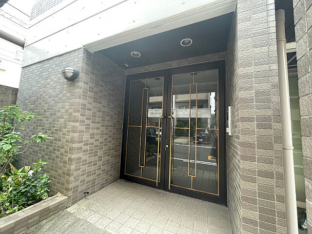 6 / 9