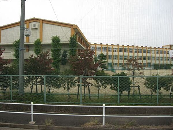 画像5:中学校「名古屋市立平田中学校まで1147m」