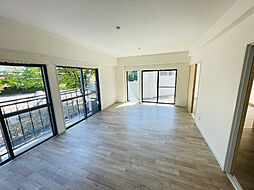 アートスクエア 2A 2階2LDKのリビング/ダイニング