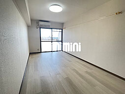 ジュネス藤原 4階1Kのリビング/ダイニング