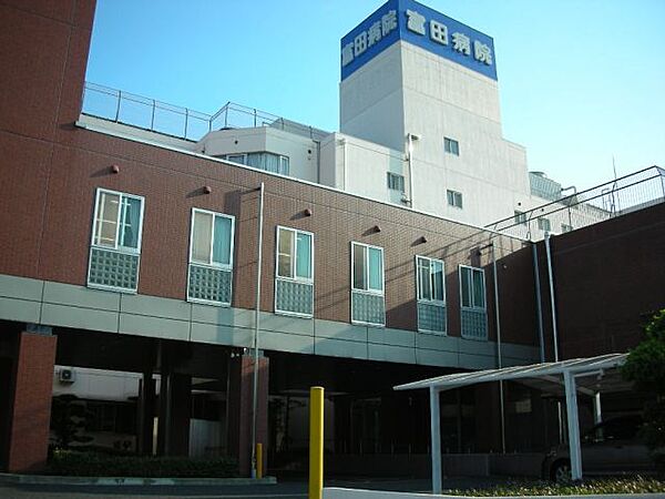 画像25:病院「富田病院まで310m」