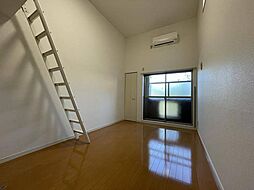 カーメル 1階1Kのリビング/ダイニング