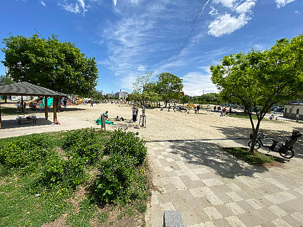 画像24:公園「川名公園まで1145m」