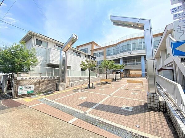 画像2:小学校「名古屋市立御劔小学校まで325m」